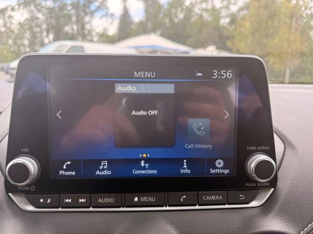 Used 2025 Nissan Sentra SV FWD image 4