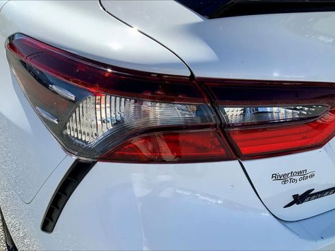 Used 2024 Toyota Camry SE w/ Convenience Package image 26