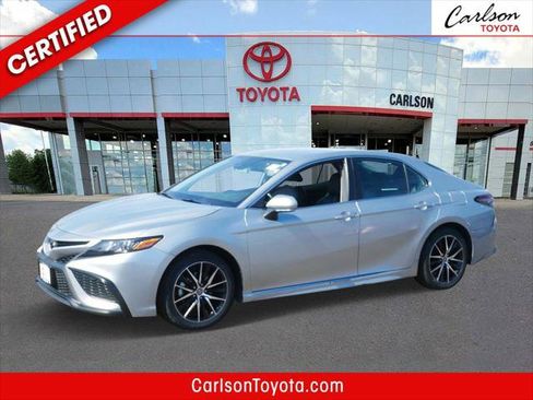 Certified 2024 Toyota Camry SE image 1