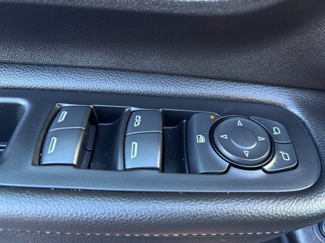 Used 2024 GMC Terrain SLE w/ Driver Convenience Package FWD image 12