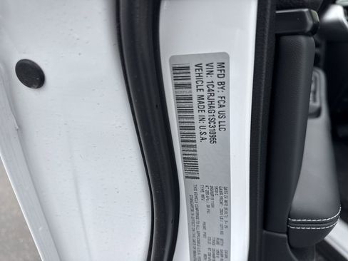 New 2025 Jeep Grand Cherokee Laredo X w/ Trailer Tow Package image 17