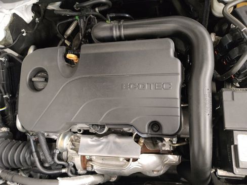 Used 2021 Chevrolet Malibu LT FWD image 30