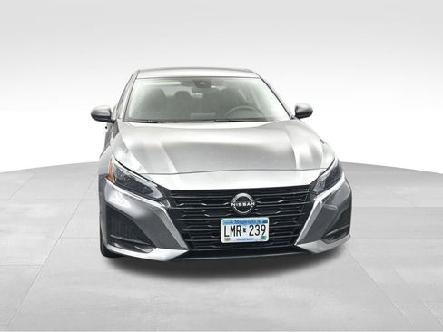 Used 2024 Nissan Altima 2.5 SV image 8