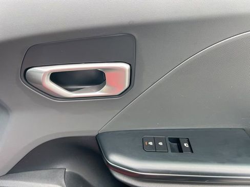 Certified 2025 Kia K4 FWD image 32