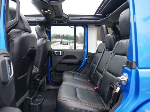 Used 2022 Jeep Wrangler Unlimited Sahara image 15