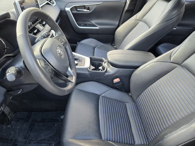 Used 2021 Toyota RAV4 XSE w/ XSE Grade Weather Package AWD/4WD image 7