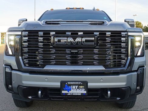Used 2024 GMC Sierra 3500 Denali Ultimate AWD/4WD image 32