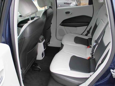 Used 2018 Jeep Compass Limited w/ Navigation Group image 10