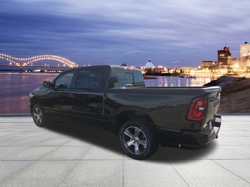 New 2026 RAM 1500 Express image 3