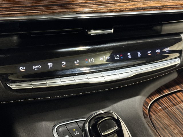 Certified 2021 Cadillac Escalade ESV Premium Luxury AWD/4WD image 26