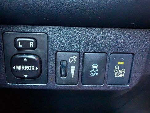 Used 2015 Toyota RAV4 Limited w/ Technology Package AWD/4WD image 22