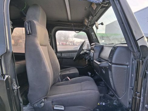 Used 2006 Jeep Wrangler X image 8