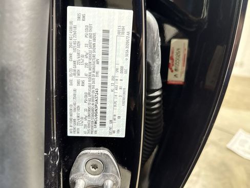 Used 2023 Ford Escape Active AWD/4WD image 27