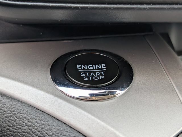 Used 2024 Ford Explorer XLT RWD image 19