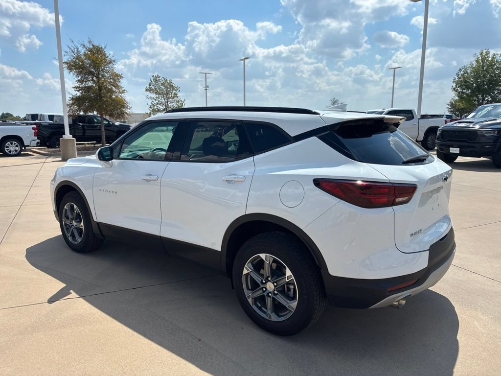 Used 2024 Chevrolet Blazer LT w/ Convenience Package FWD image 3