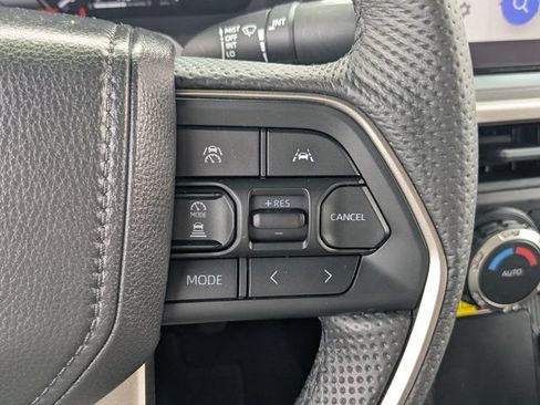 Used 2024 Toyota Tacoma TRD Off-Road w/ TRD Off Road Upgrade Package AWD/4WD image 25