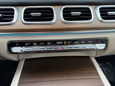 Used 2020 Mercedes-Benz GLS 450 4MATIC image 18