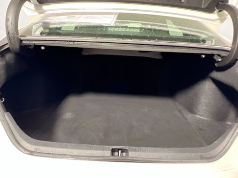 Used 2018 Toyota Camry SE FWD image 33