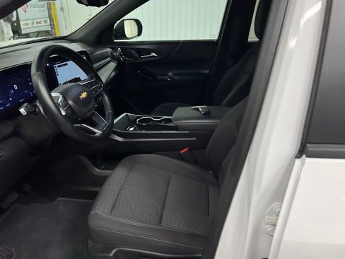 Certified 2025 Chevrolet Equinox LT w/ Safety and Technology Package AWD/4WD image 13