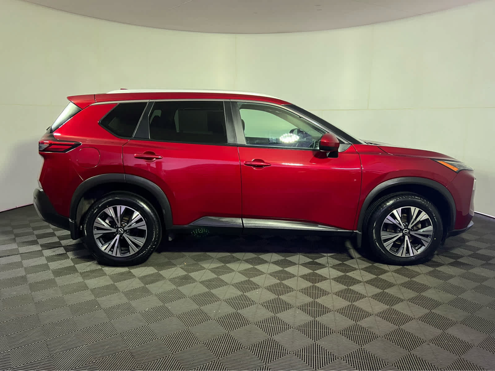 Certified 2023 Nissan Rogue SV w/ SV Premium B Package AWD/4WD image 8