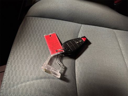 Used 2018 RAM 1500 Express w/ Express Value Package image 32