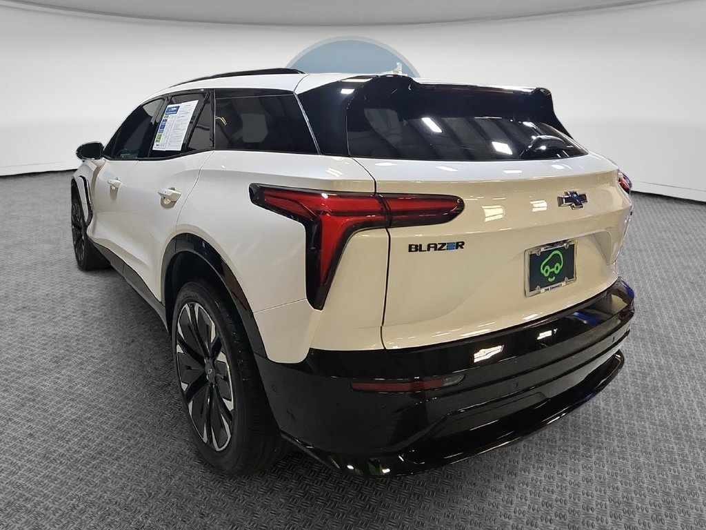 Used 2025 Chevrolet Blazer EV RS w/ Super Cruise Package AWD/4WD image 7