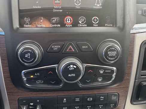 Used 2014 RAM 2500 Laramie image 38