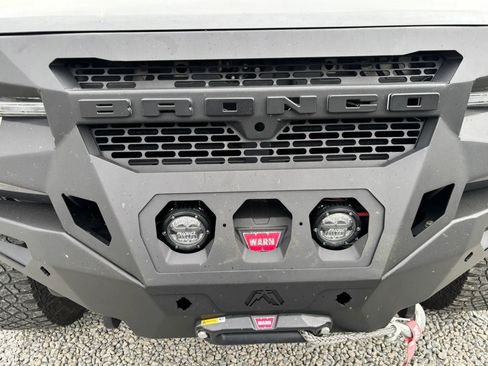 Used 2022 Ford Bronco Black Diamond w/ Sasquatch Package image 6