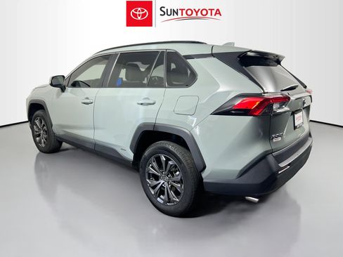 Used 2023 Toyota RAV4 XLE Premium image 6