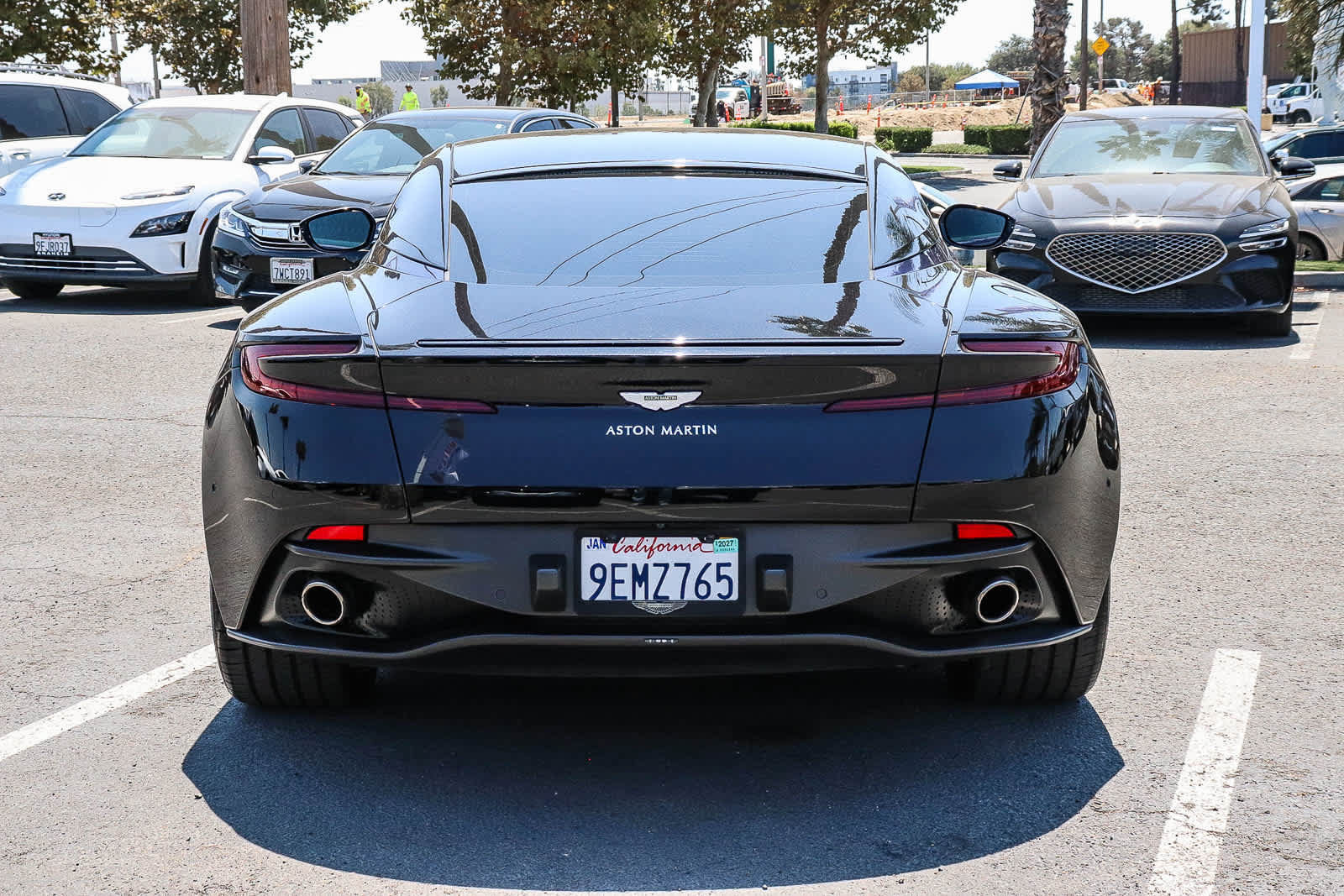Used 2020 Aston Martin DB11 Coupe RWD image 8