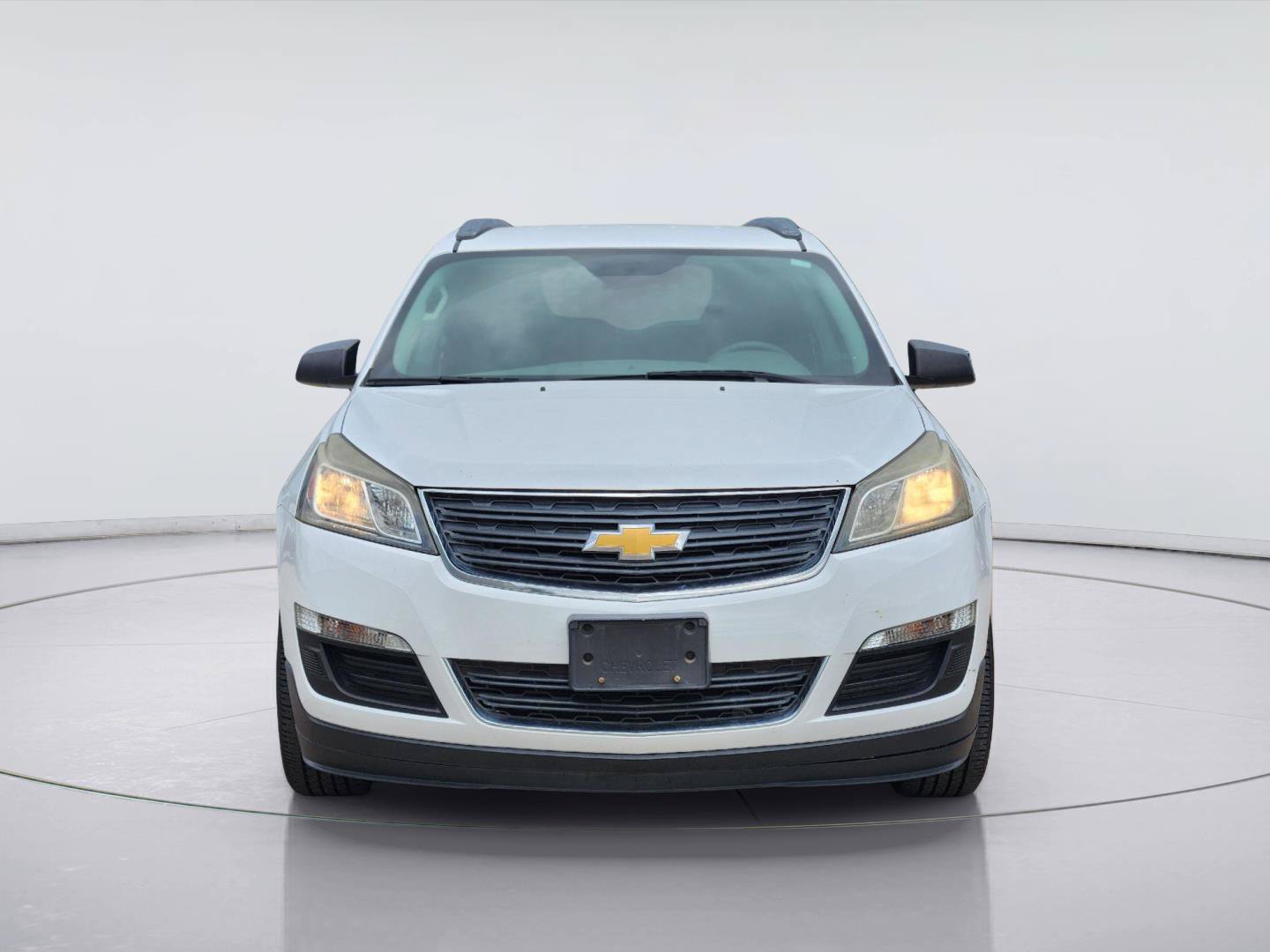 Used 2017 Chevrolet Traverse LS FWD image 2