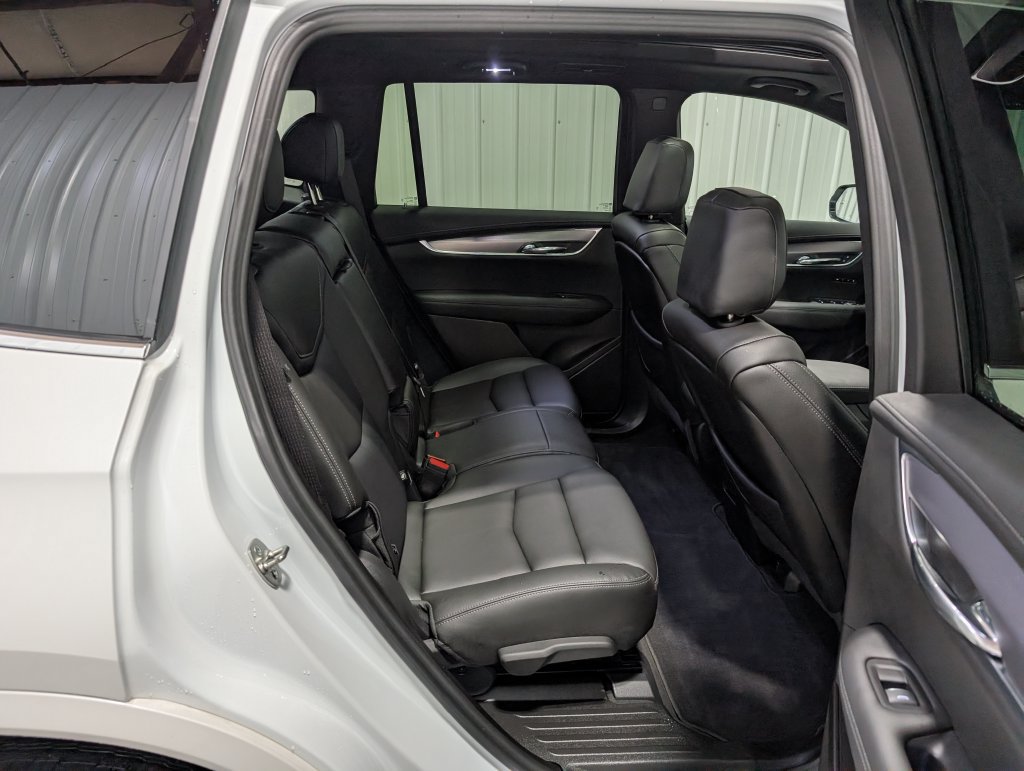 Used 2024 Cadillac XT6 Luxury AWD/4WD image 31