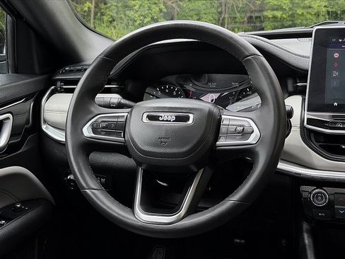 Used 2024 Jeep Compass Limited w/ Sun and Sound Group AWD/4WD image 12