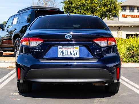 Certified 2025 Toyota Corolla LE image 9