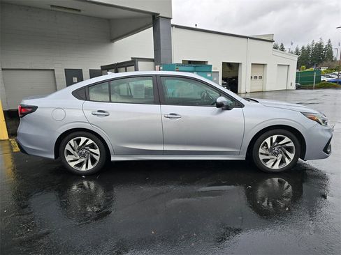 Used 2024 Subaru Legacy Limited image 3