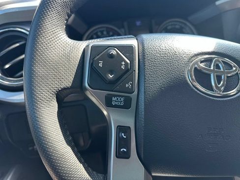 Used 2020 Toyota Tacoma SR5 AWD/4WD image 14