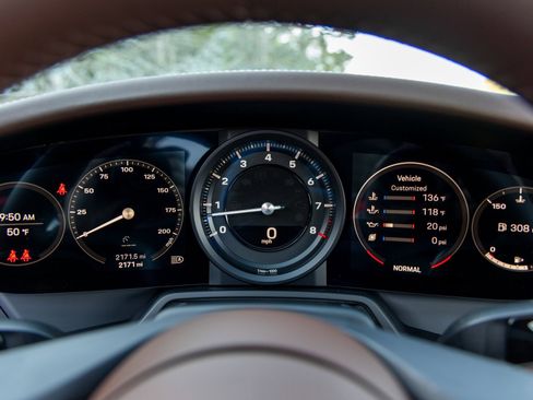 Certified 2024 Porsche 911 Carrera S image 31