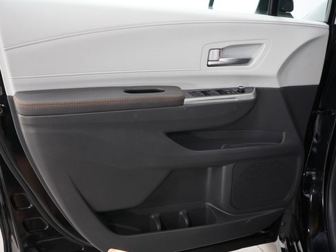 Used 2023 Toyota Sienna XSE AWD/4WD image 21