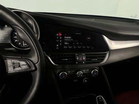 Used 2023 Alfa Romeo Giulia Veloce image 17