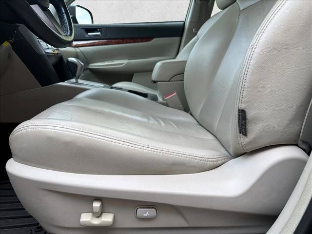 Used 2011 Subaru Outback 2.5i Limited w/ PWR Moonroof Pkg AWD/4WD image 13