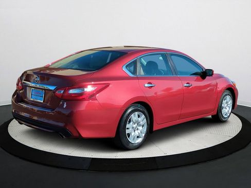 Used 2016 Nissan Altima 2.5 S w/ Power Driver Seat Package image 4