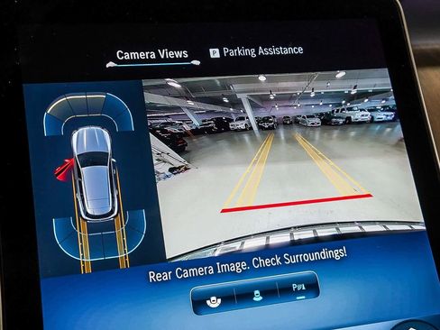 Used 2025 Mercedes-Benz GLC 300 4MATIC image 27