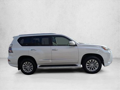 Used 2015 Lexus GX 460 image 4
