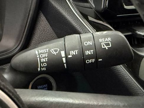 Used 2022 Toyota Corolla Cross LE FWD image 12
