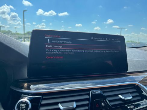 Used 2022 BMW 530i xDrive w/ Convenience Package AWD/4WD image 28