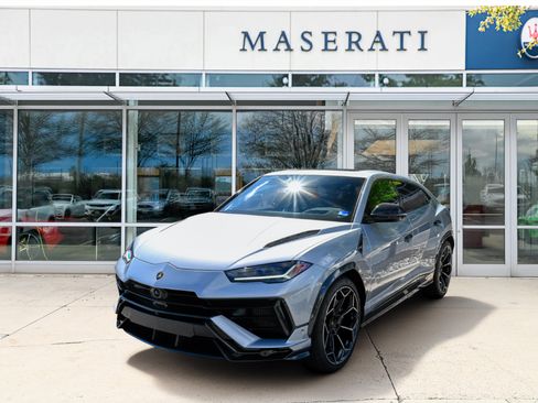 Used 2024 Lamborghini Urus Performante AWD/4WD image 1