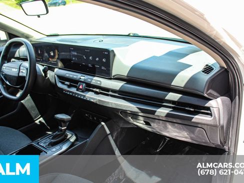 Used 2025 Kia K4 FWD image 23