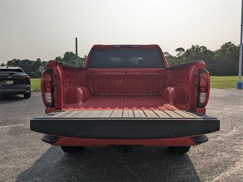New 2025 GMC Sierra 1500 Elevation image 13