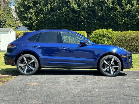 New 2026 Porsche Macan AWD/4WD image 9