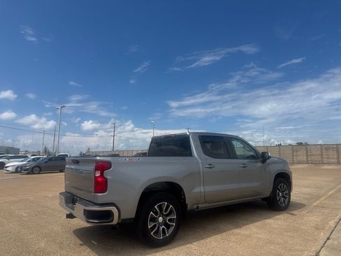 Used 2023 Chevrolet Silverado 1500 LT AWD/4WD image 22